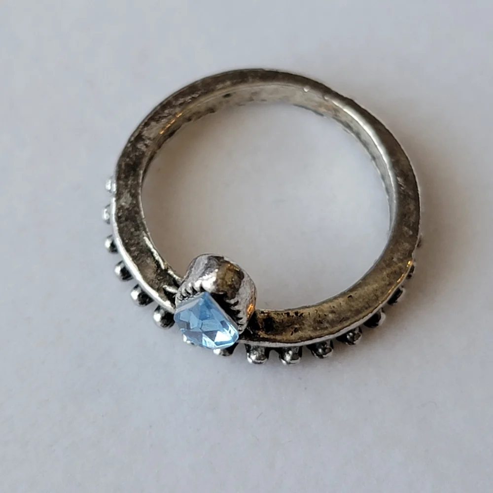 Blue Teardrop Rhinestone Dainty Silver Tone Crown Ring Size 5¾